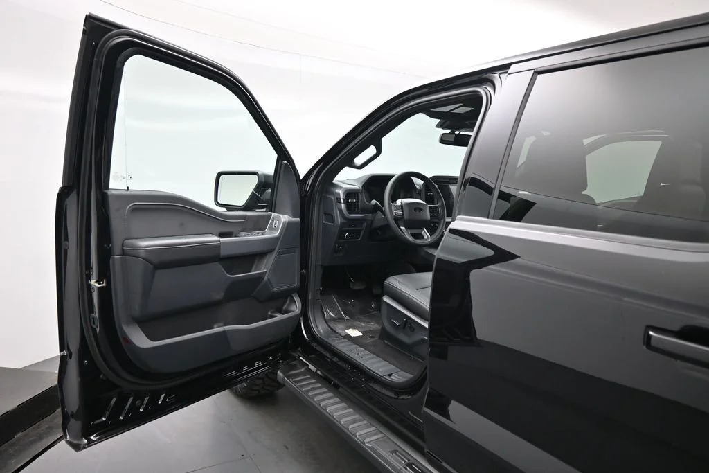 New 2026 Agate Black Metallic Ford XLT image 8