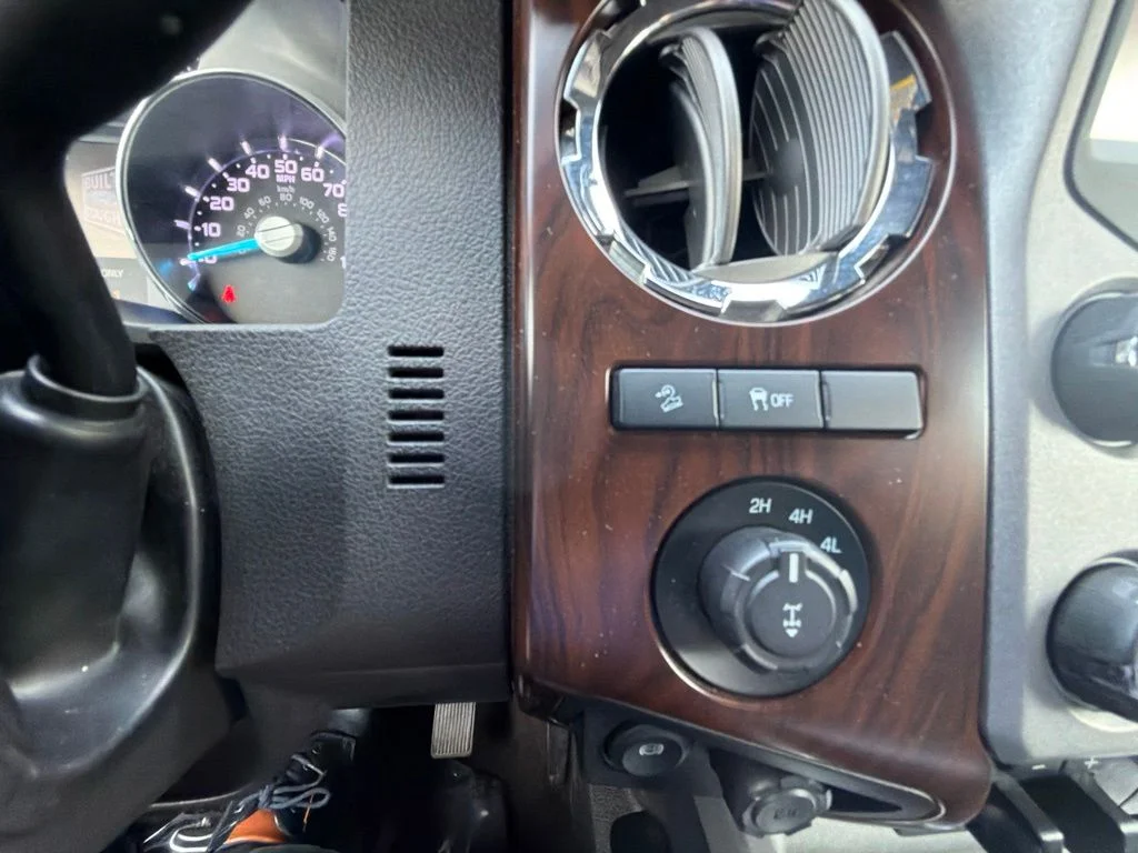 Used 2015 White Ford Lariat image 26