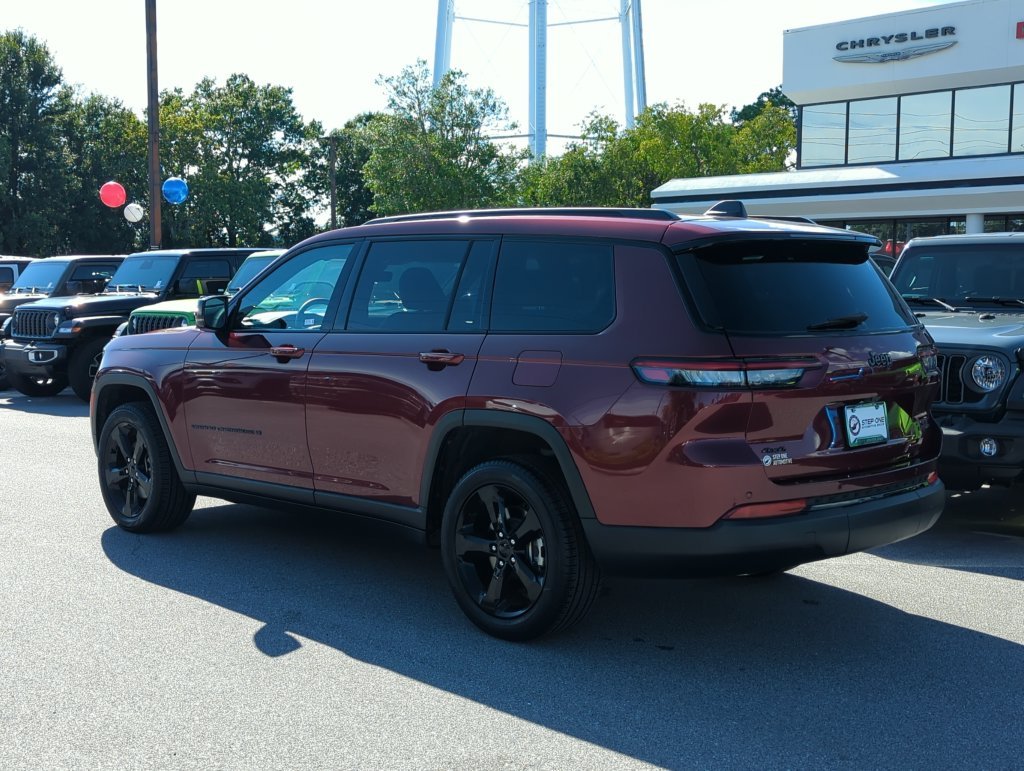 Used 2025 Red Jeep Limited image 4