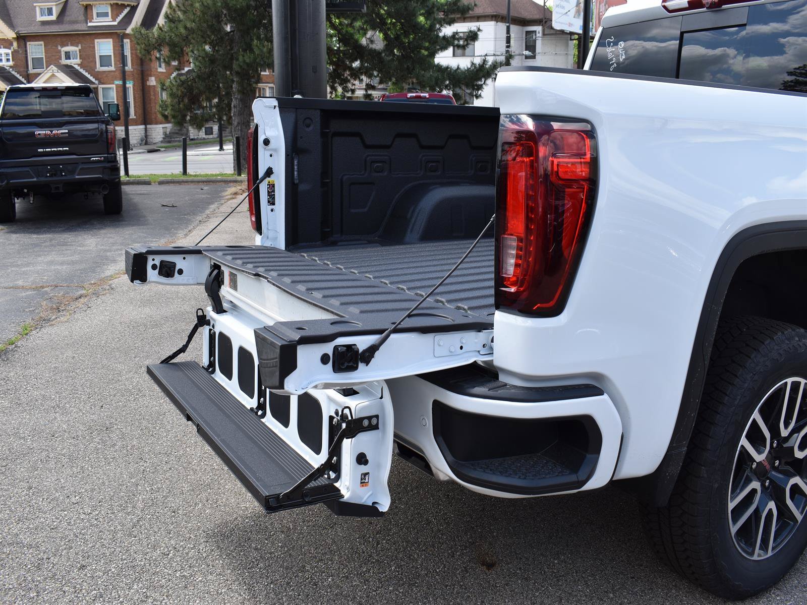 2026 GMC Sierra 1500 AT4 - Photo 9
