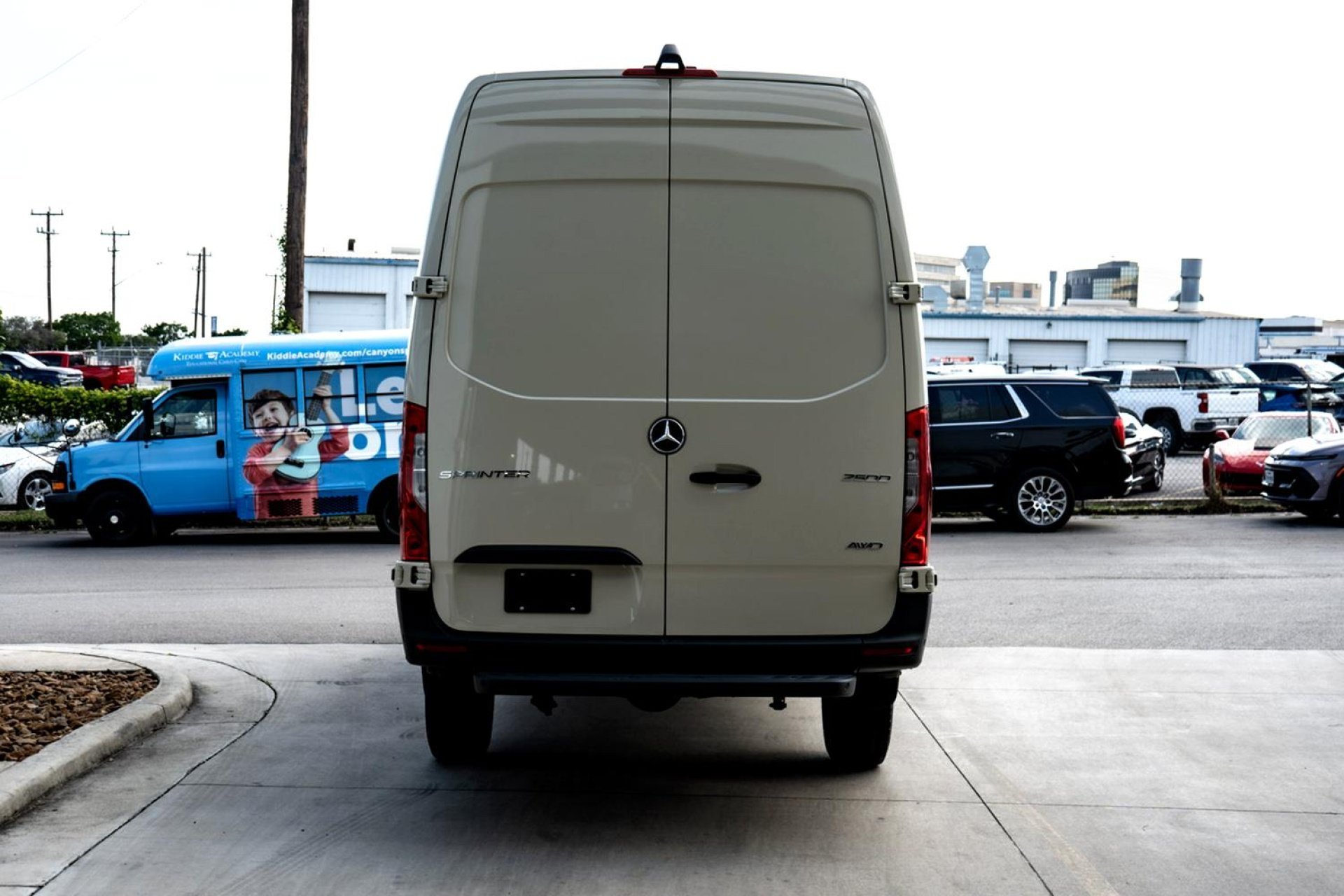 New 2025 Pebble+Gray Mercedes-Benz Cargo 170 WB image 7