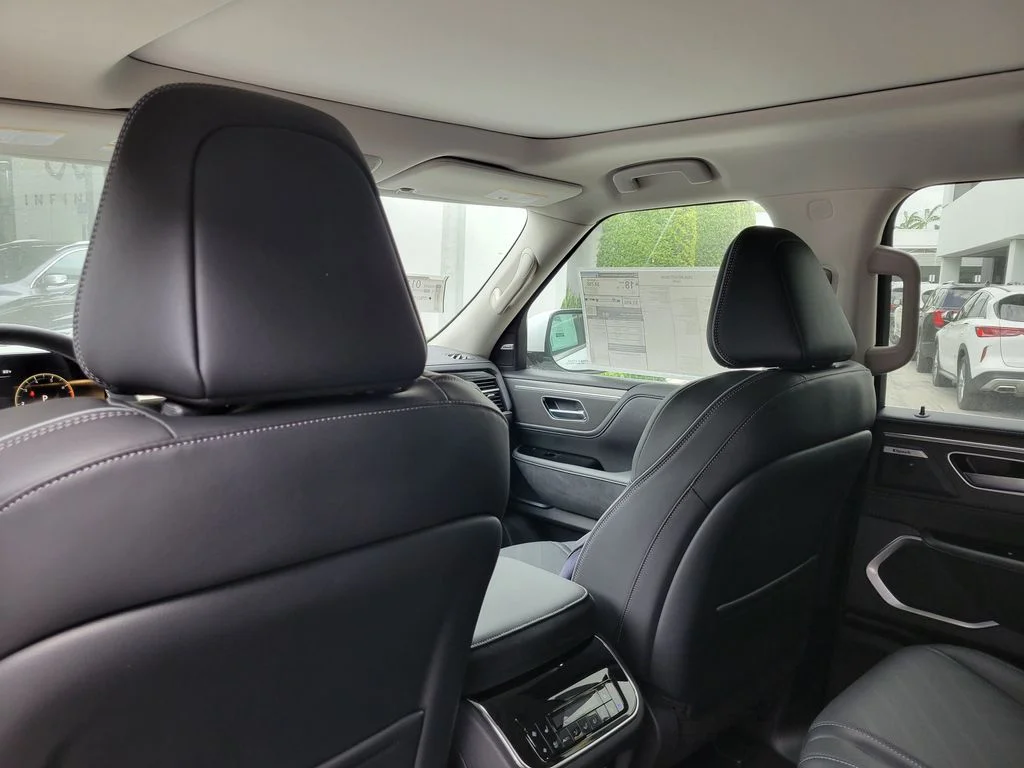 New 2027 RADIANT WHITE INFINITI Luxe 4WD image 14