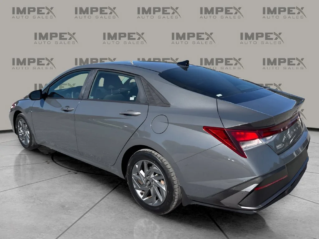 Used 2024 Gray Hyundai SEL image 3