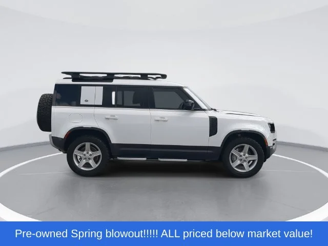 Used 2020  Land Rover SE image 9
