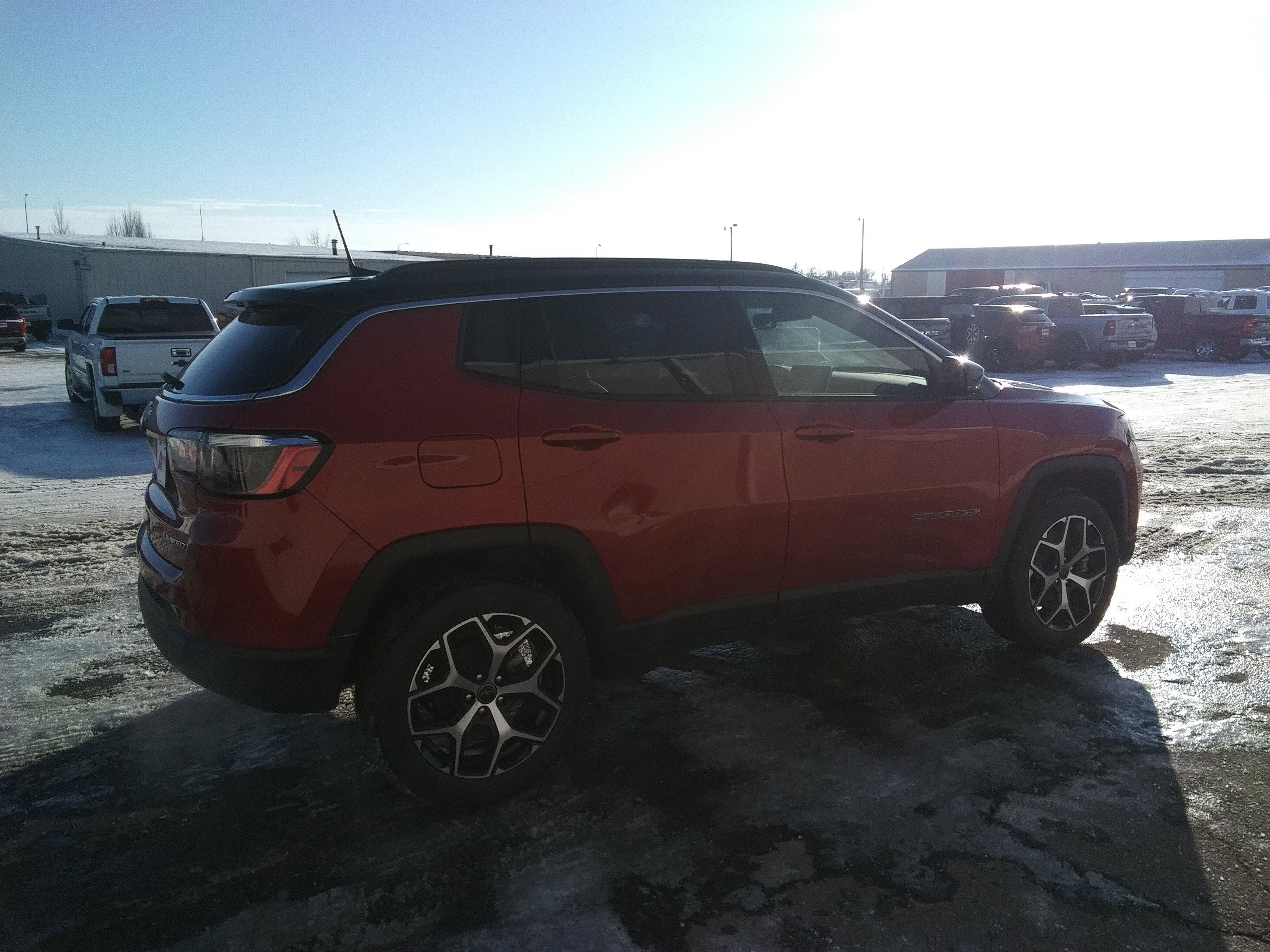 New 2026 Red Hot Pearl-Coat Exterior Paint Jeep Limited image 5