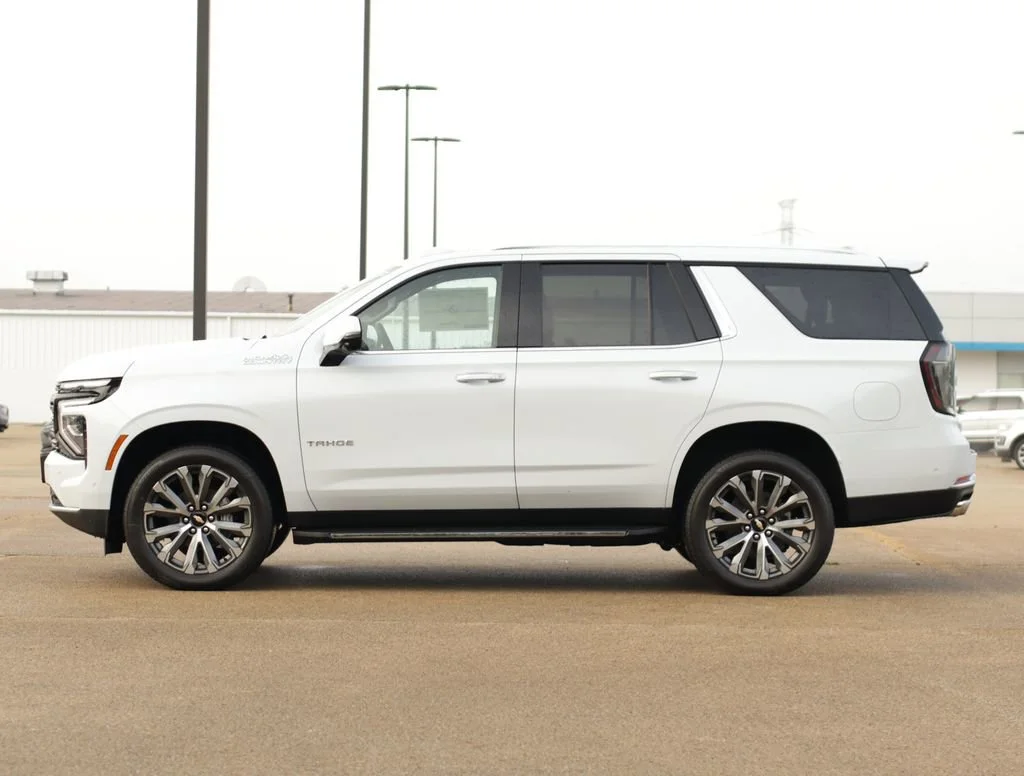 New 2026 Polar White Tricoat Chevrolet High Country image 4