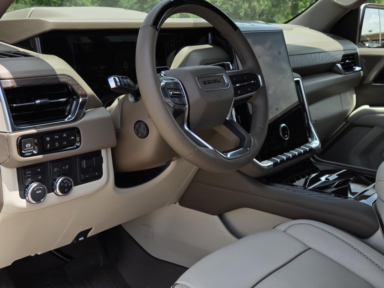 Used 2025 White Frost Tricoat GMC Denali image 35