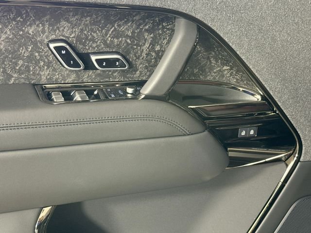 New 2026 Carpathian Grey Land Rover Dynamic SE image 20