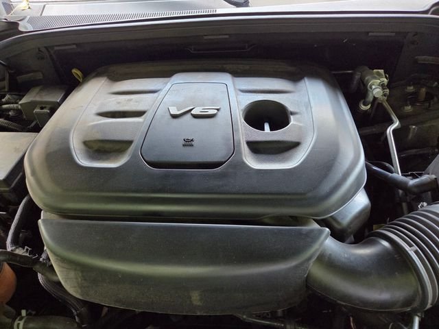 Used 2018 Black Jeep Overland image 17