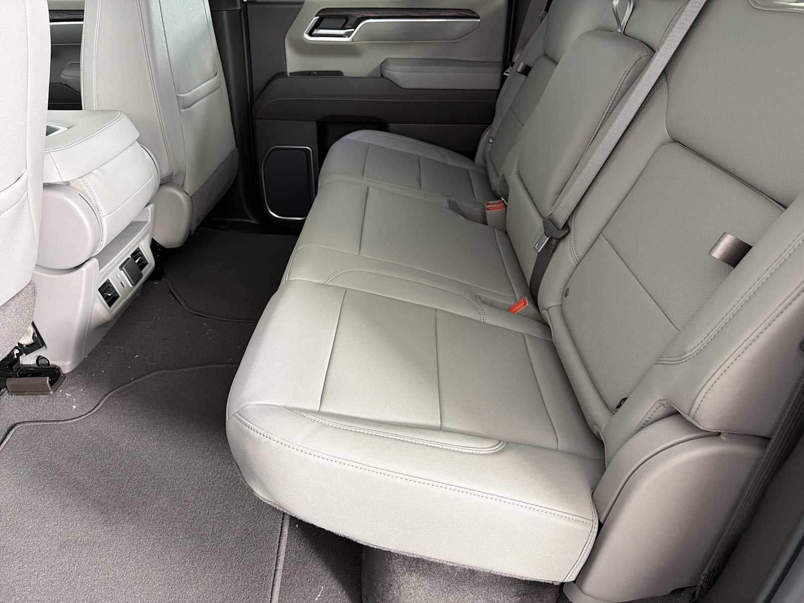 New 2026 Glacier White Tricoat GMC SLT image 18