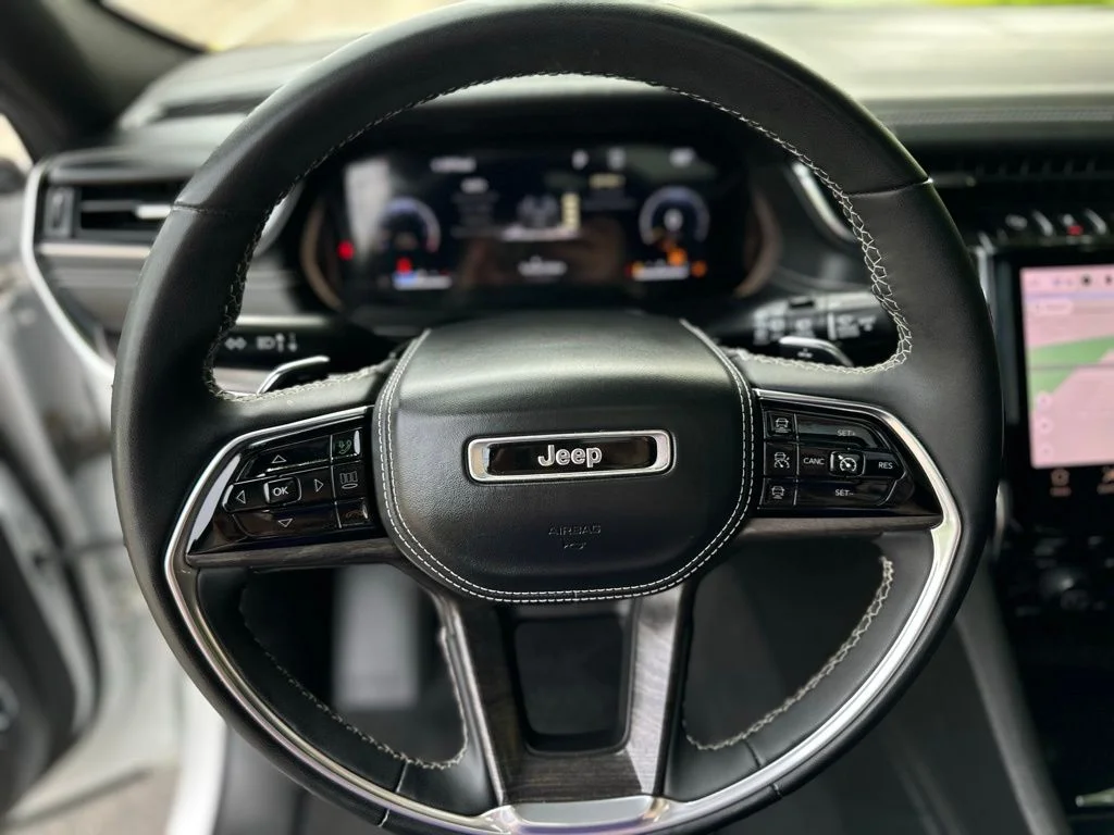 2023 Jeep Grand Cherokee Overland - Photo 28