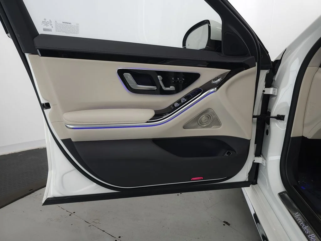 Used 2023 MANUFAKTUR Diamond White Mercedes-Benz S 500 image 5