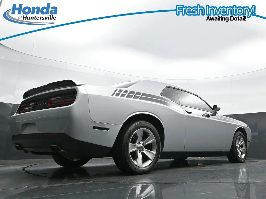 Used 2021 Triple Nickel Clearcoat Dodge SXT image 32
