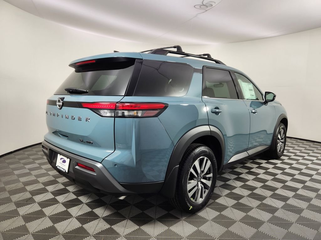 View vehicle photo 5