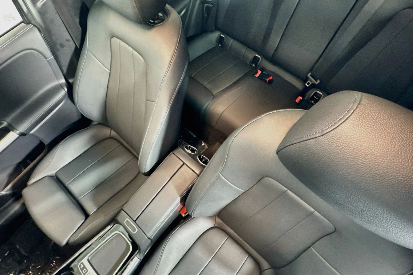Used 2026 Mountain Grey Metallic Mercedes-Benz GLA 250 image 20
