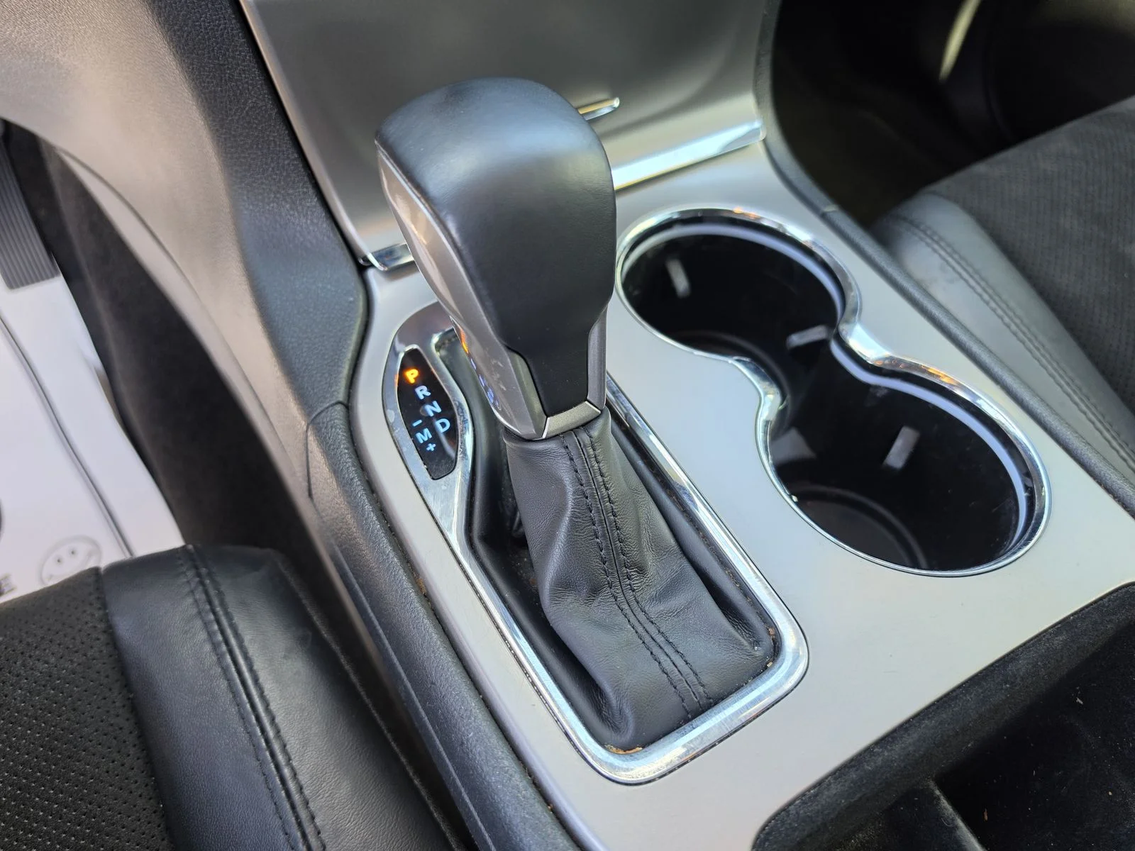 Used 2022 Black Jeep Laredo X image 33