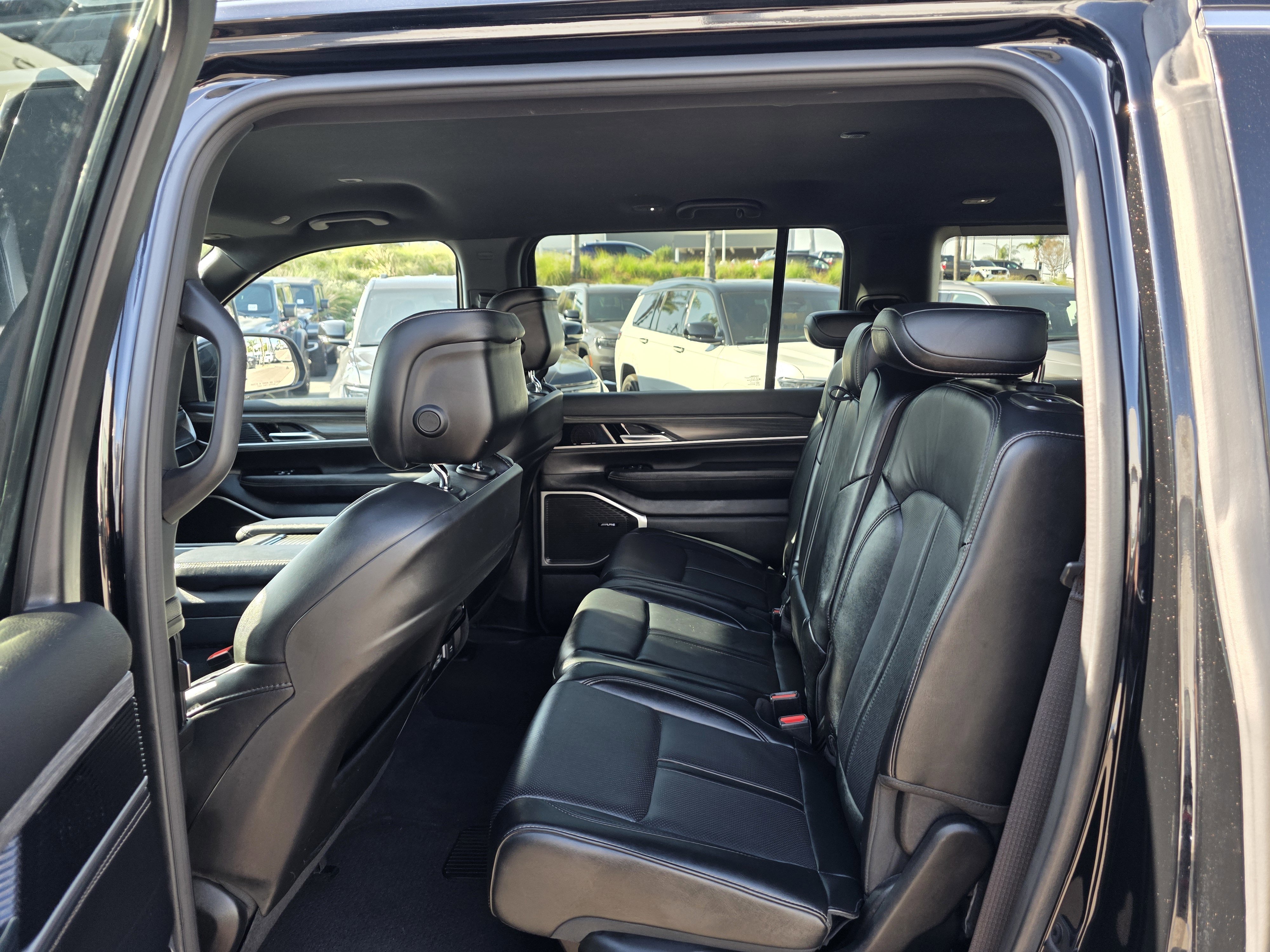 2023 Jeep Wagoneer Series II - Photo 16