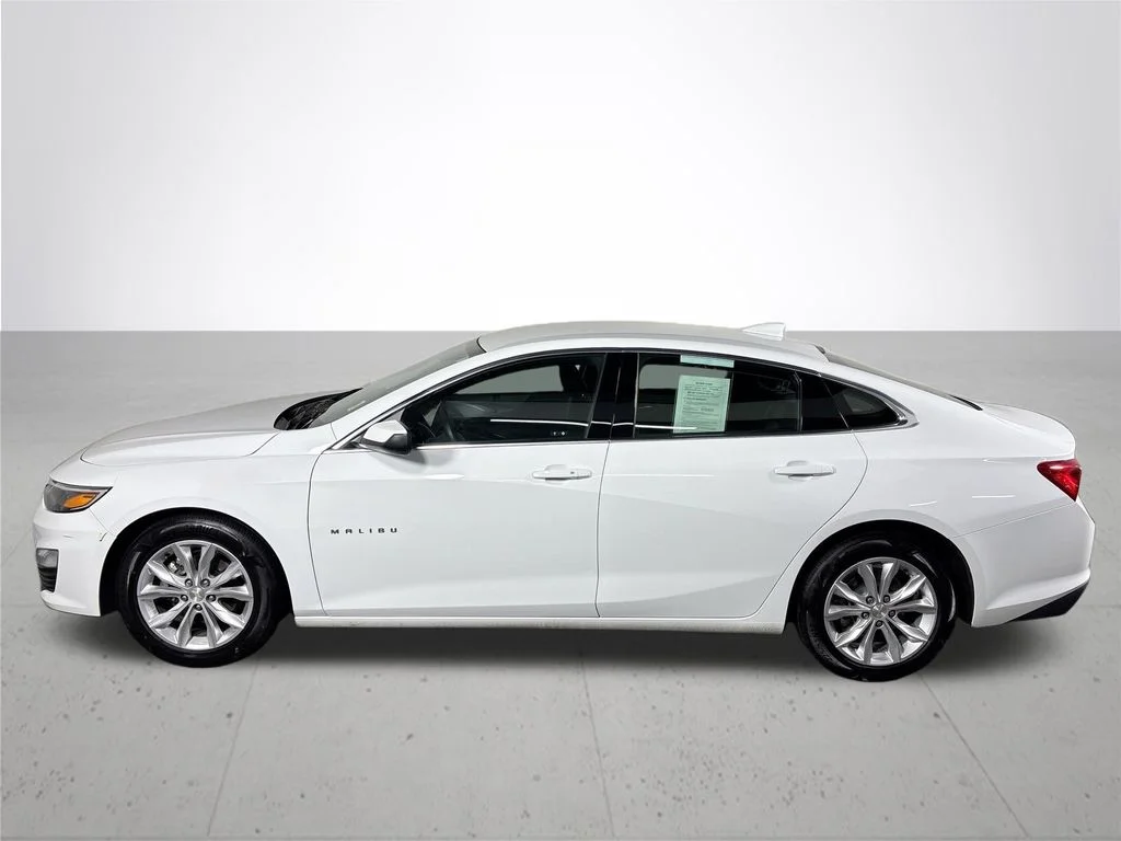 Used 2023 White Chevrolet LT image 9