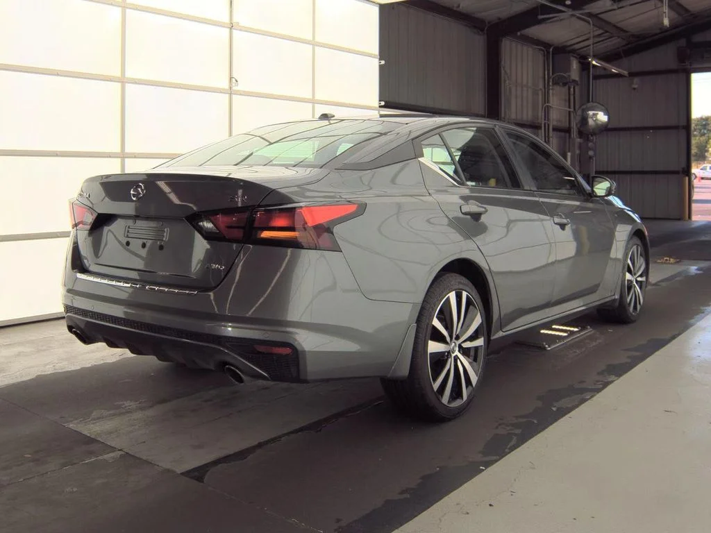 Used 2021 Gray Nissan 2.5 SR image 3