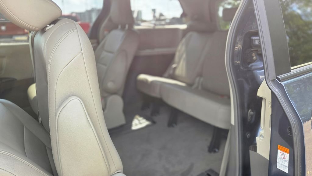 Used 2015 Blue Toyota XLE image 26