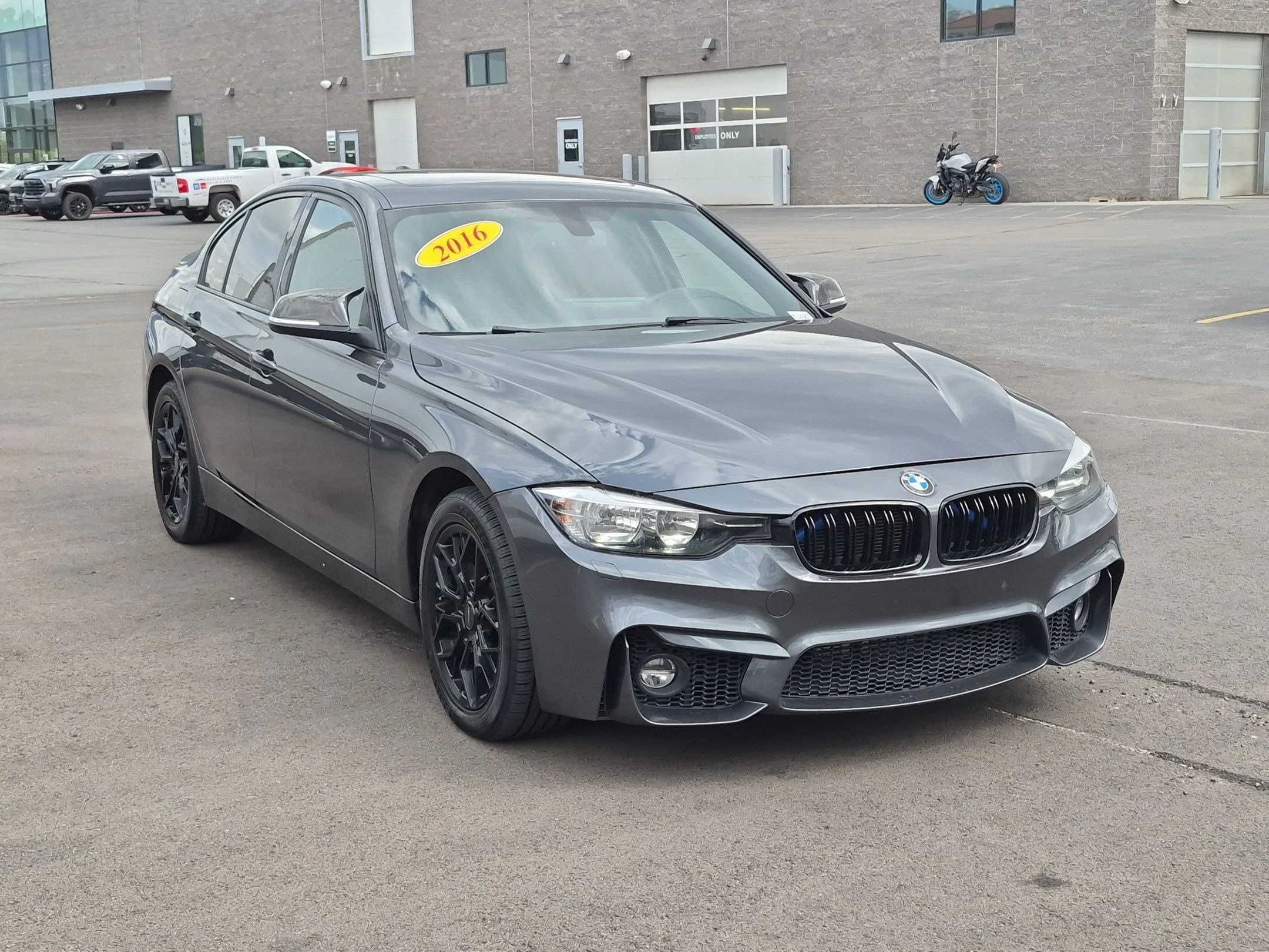 Used 2016 Mineral Gray Metallic BMW 328i xDrive image 7