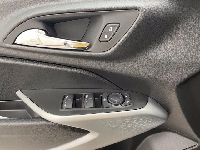 2026 Chevrolet Trax LS - Photo 10