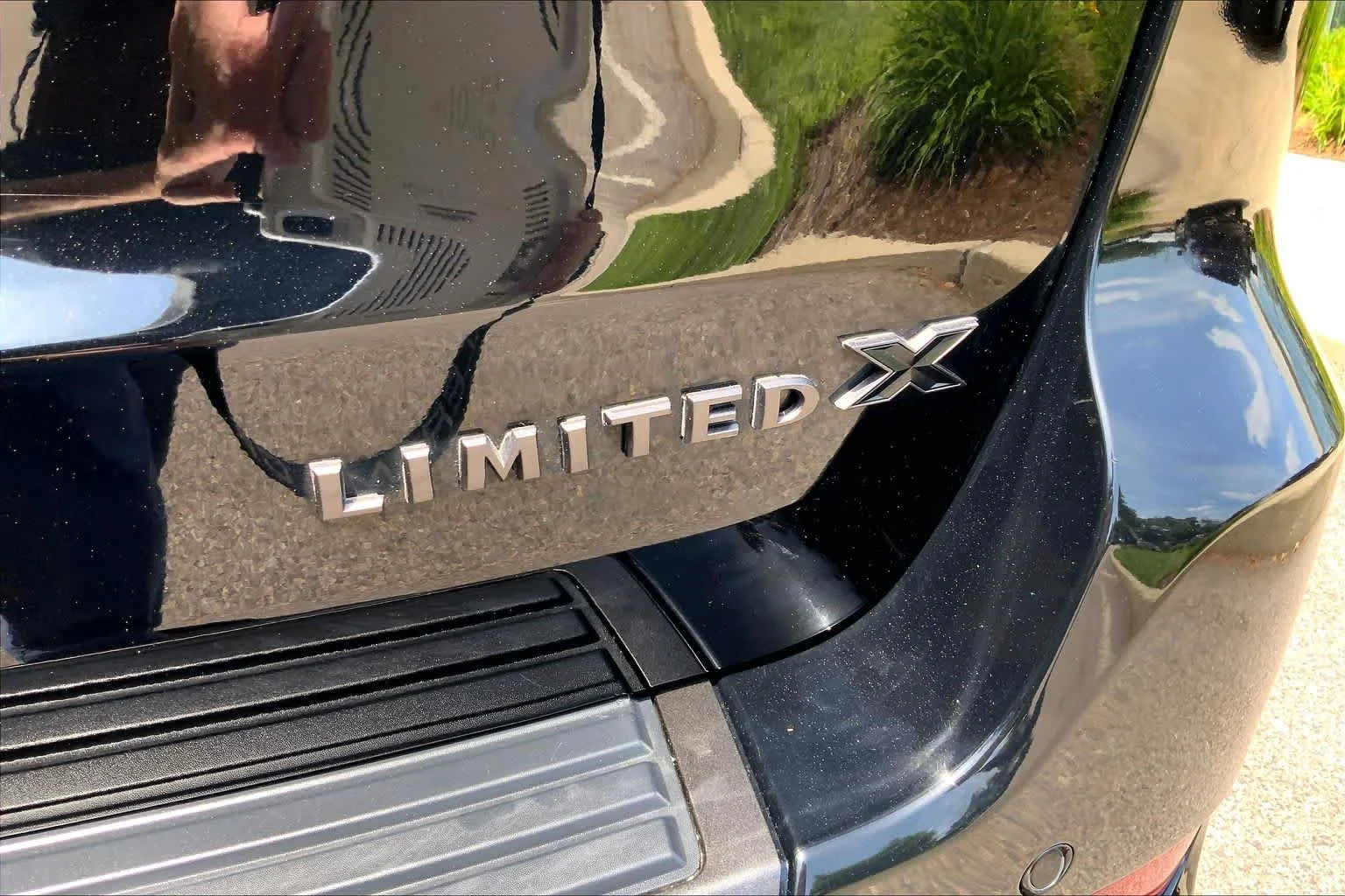 Used 2020 Diamond Black Crystal Pearlcoat Jeep Limited X image 10