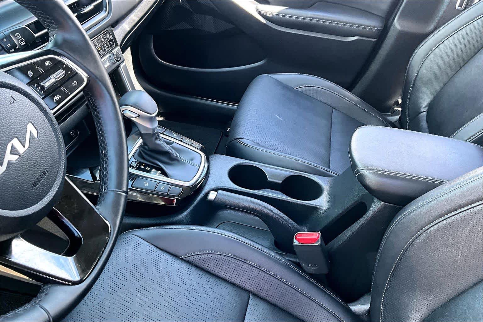 Used 2025 Gravity Gray Kia EX image 14