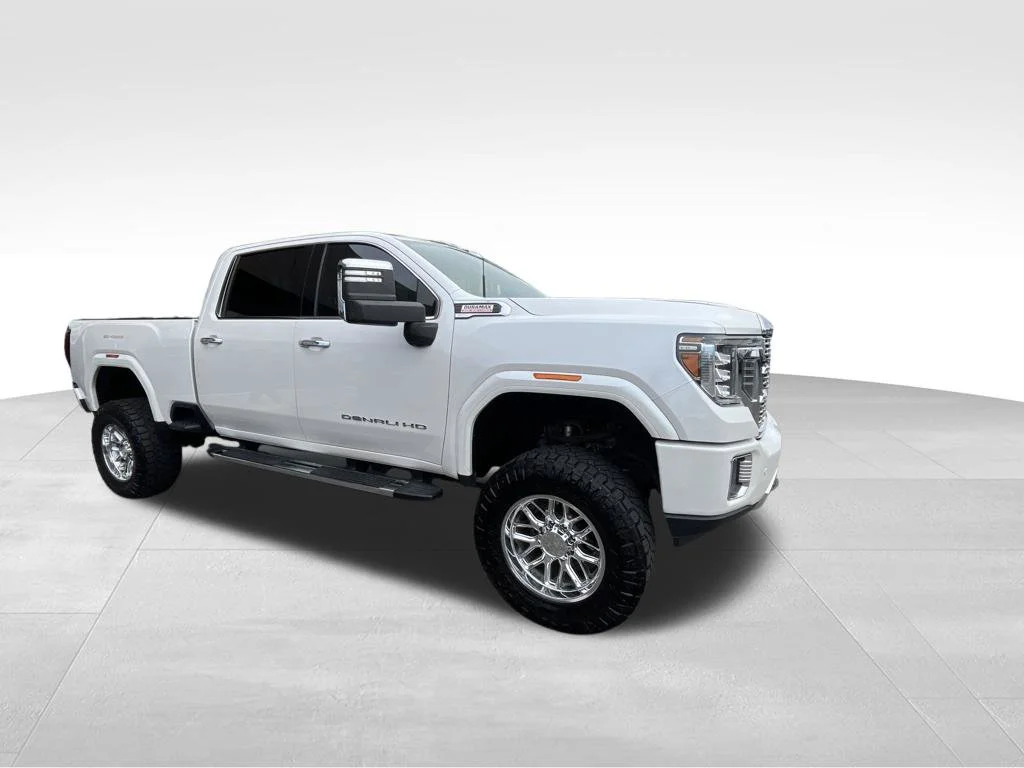 Used 2020 White GMC Denali image 28