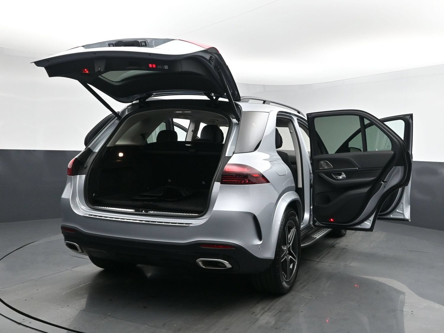 Used 2026 Silver Mercedes-Benz GLE 580 image 26