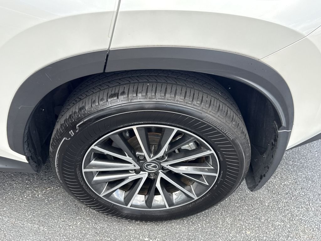 Used 2024 White Lexus 350 Base image 10