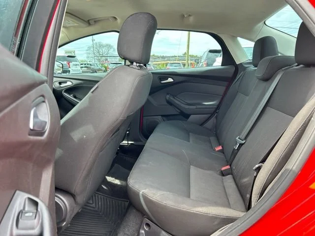 Used 2016 Gray Ford SE image 17