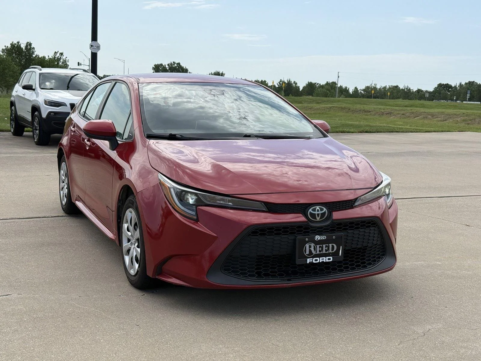 Used 2020 Toyota Corolla LE with VIN 5YFEPRAE8LP090055 for sale in Kansas City