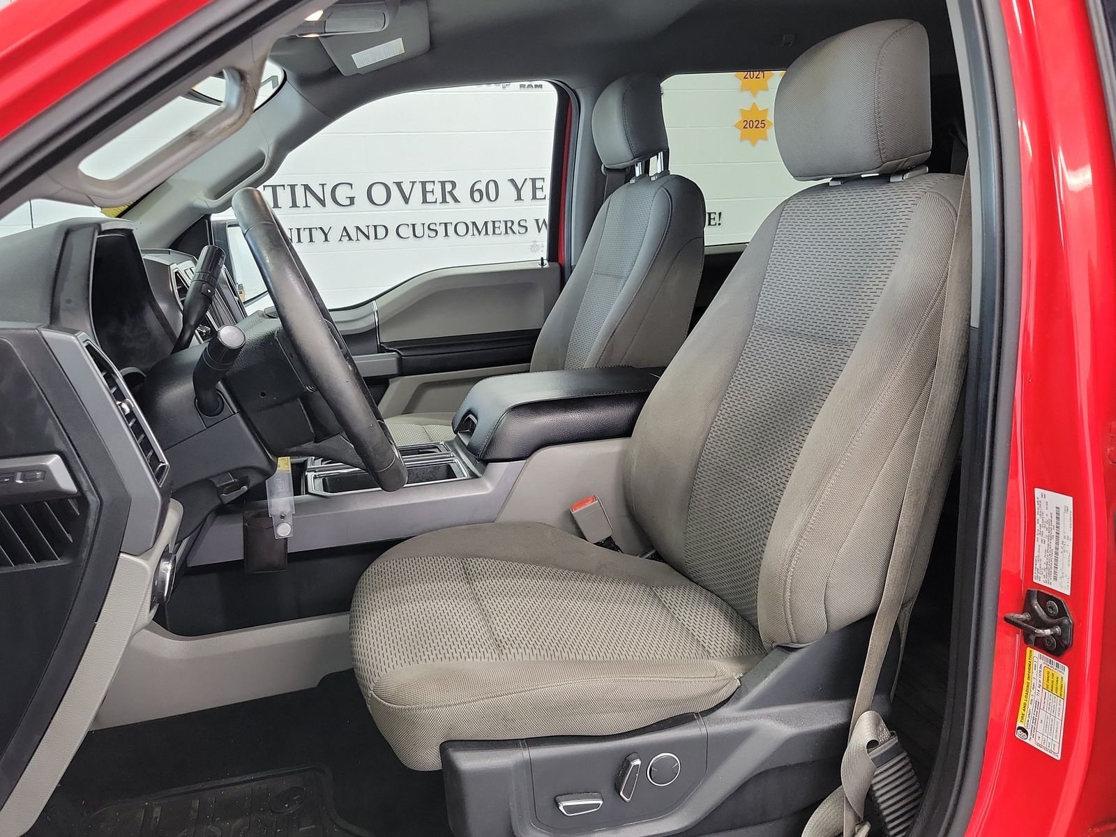Used 2018 Black Ford XLT image 11