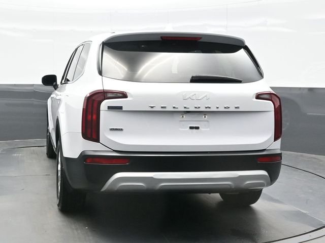 Used 2022 White Kia LX image 2