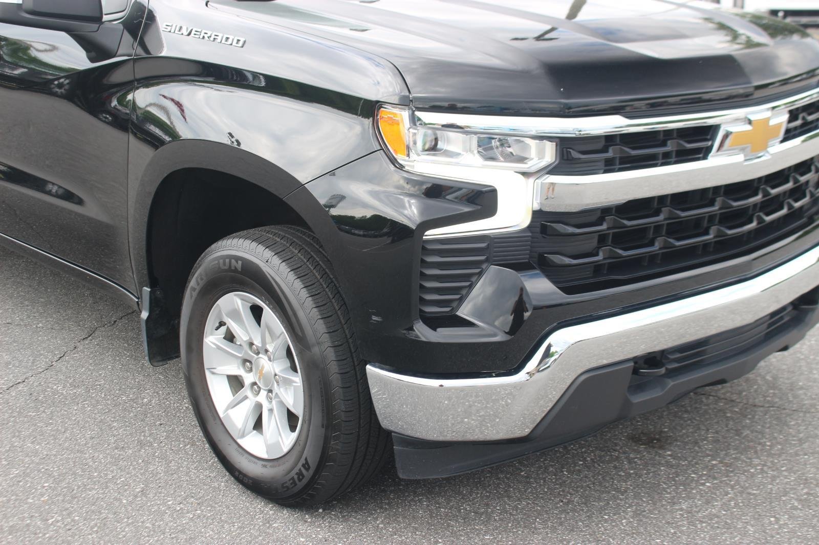 Used 2025 Black Chevrolet LT image 9