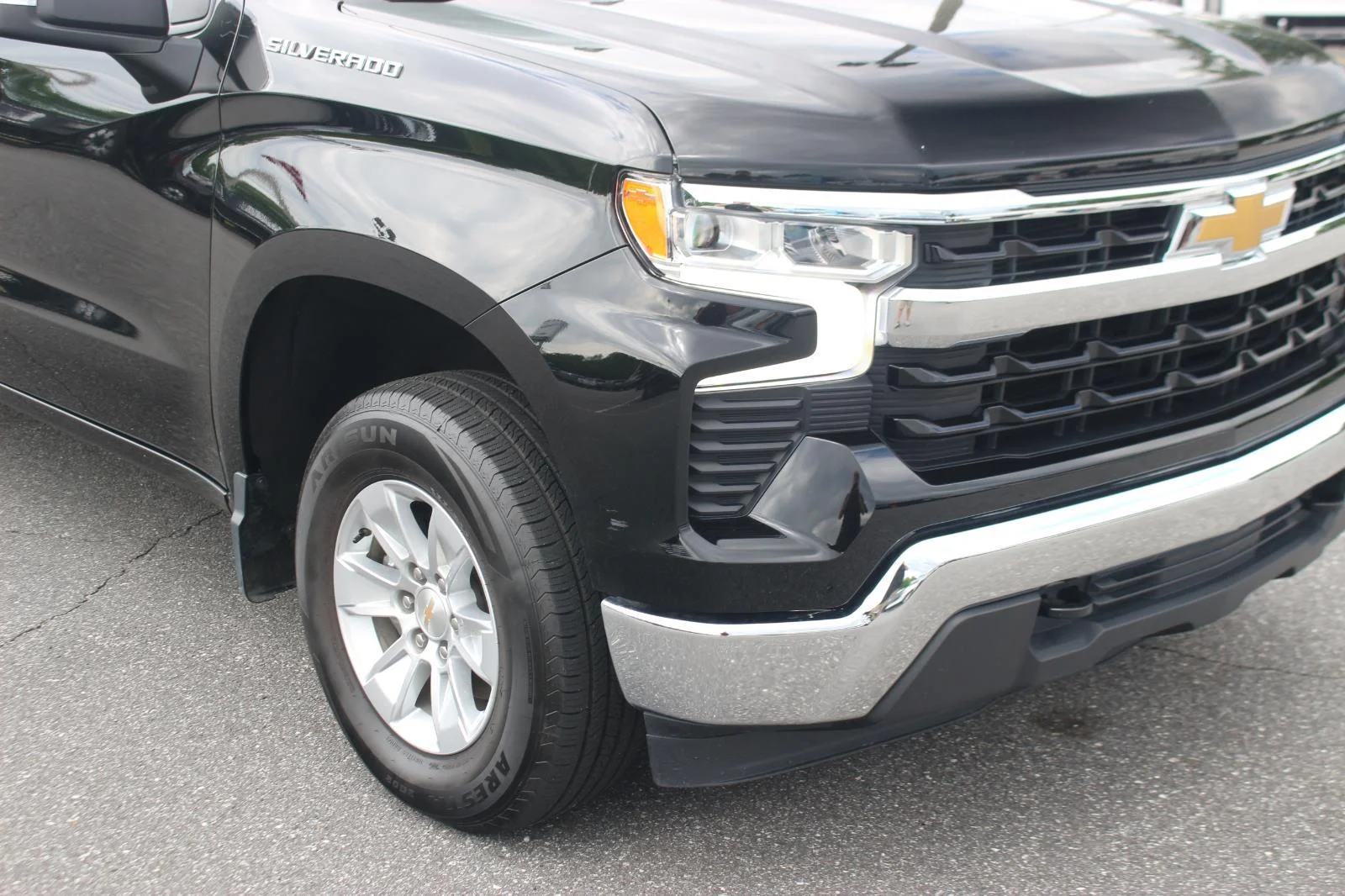 Used 2025 Black Chevrolet LT image 9