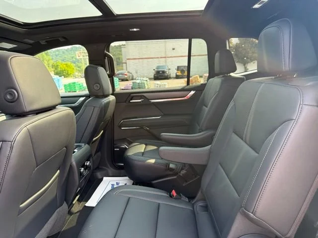New 2026 Sterling Metallic GMC Elevation image 24
