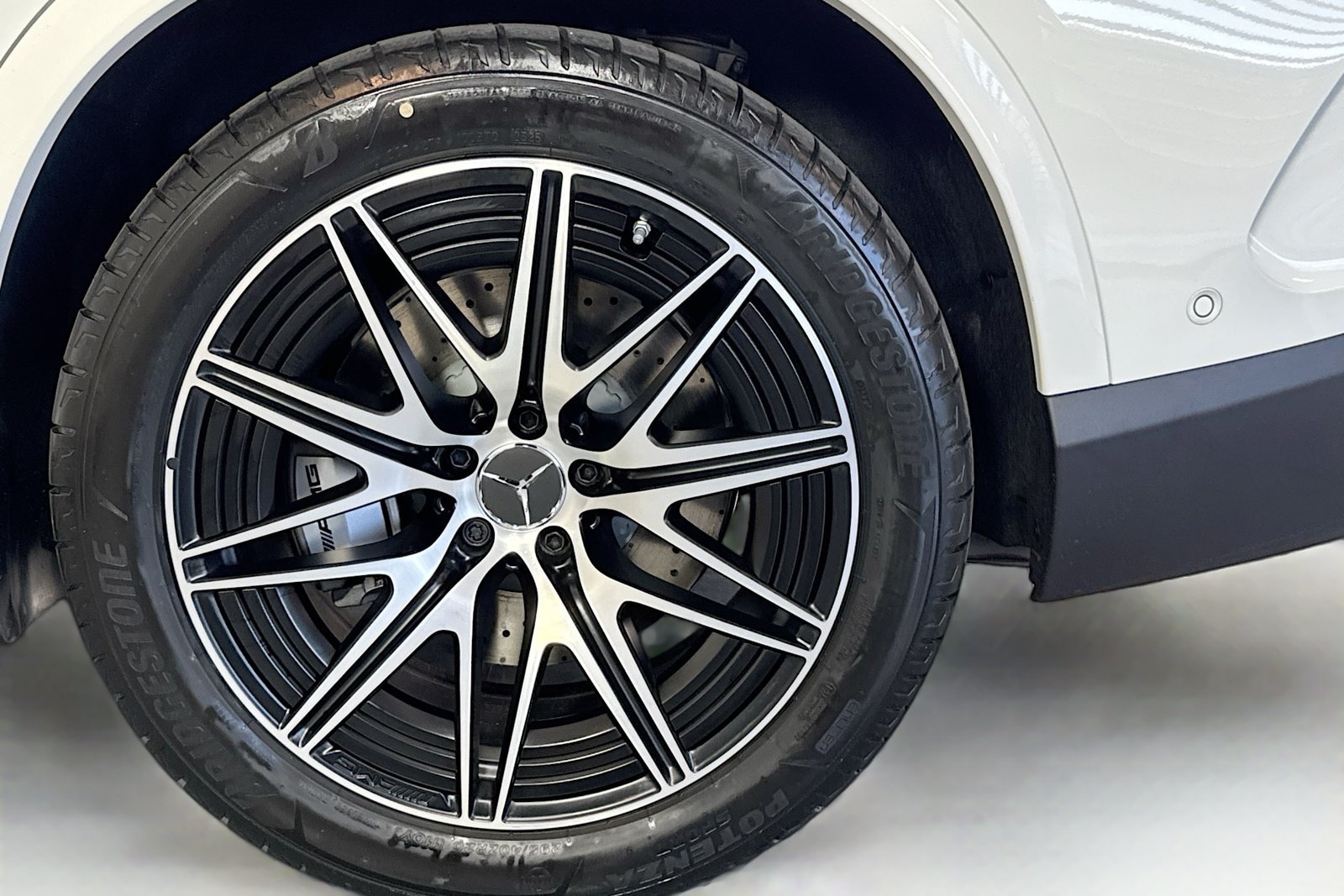 New 2026 Polar White Mercedes-Benz AMG® GLC 43 image 29
