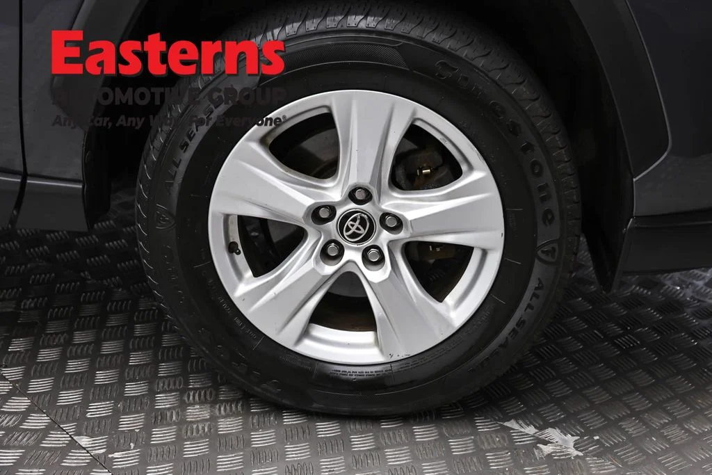 Used 2021 Gray Toyota XLE image 31