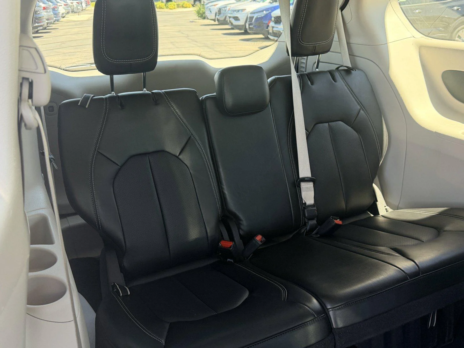 Used 2024 Silver Mist Clear Chrysler Hybrid Select image 11