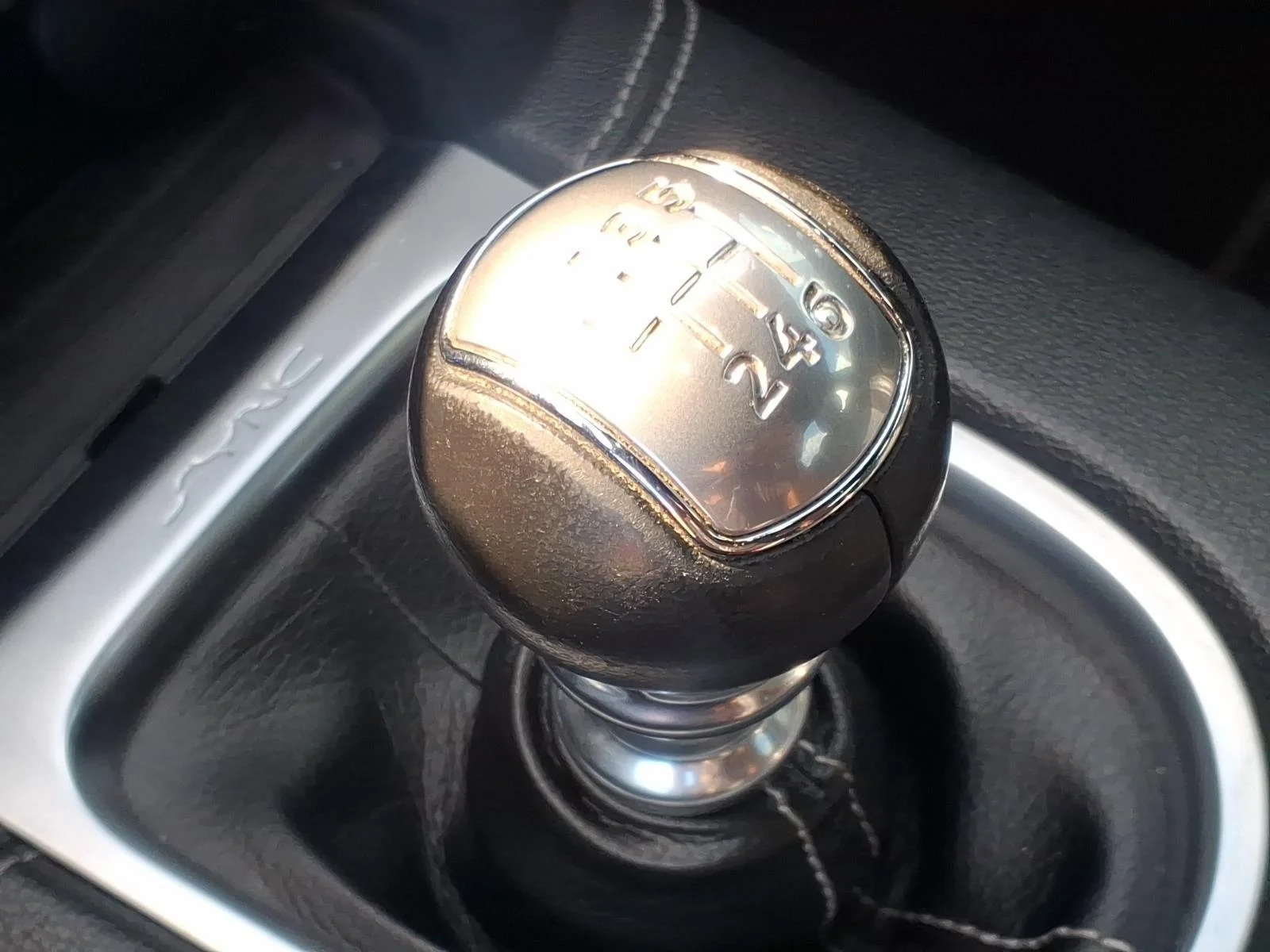 Used 2020 Magnetic Metallic Ford GT Premium image 7
