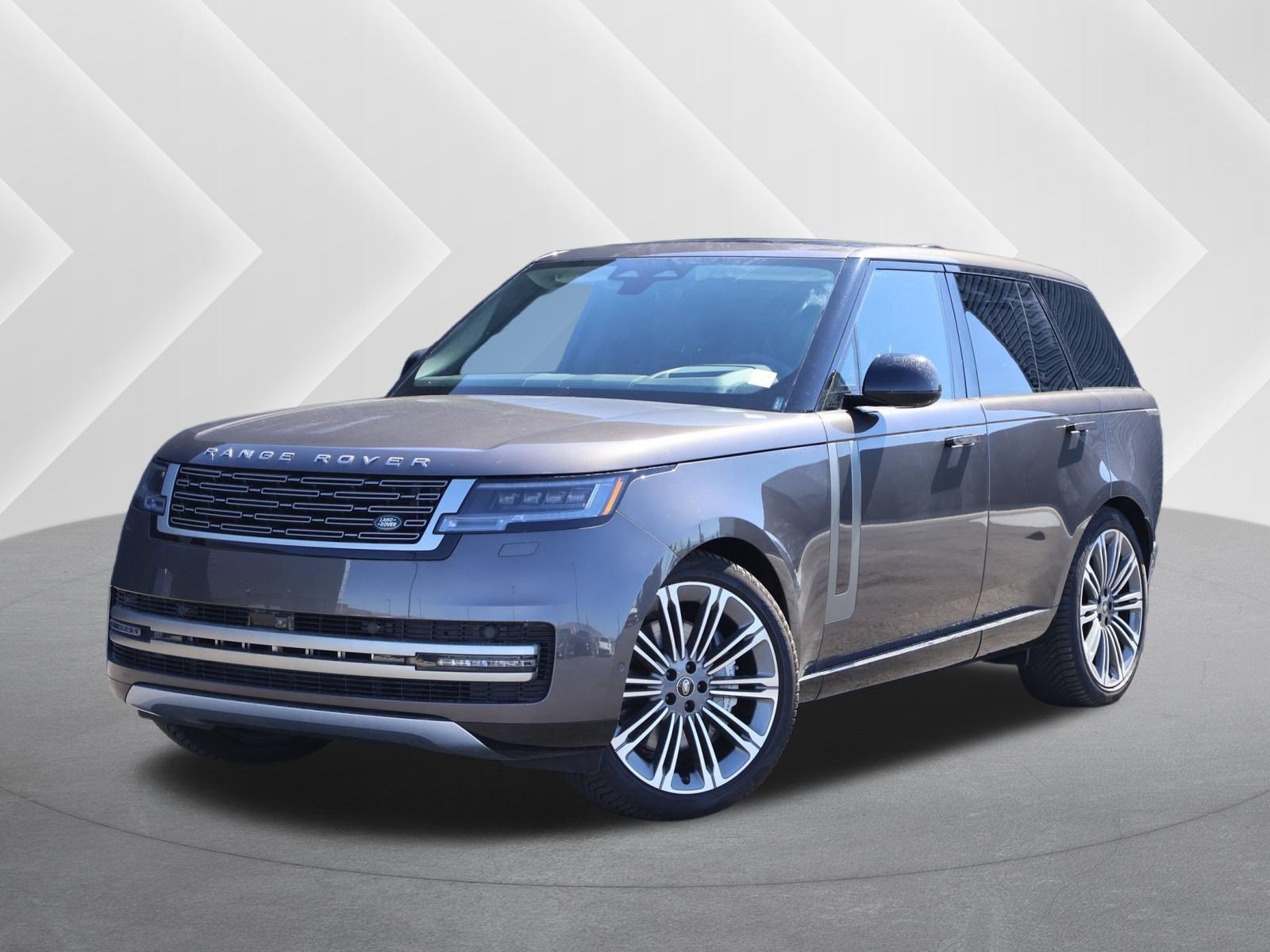 Used 2025 Eiger Grey Metallic Land Rover SE image 1
