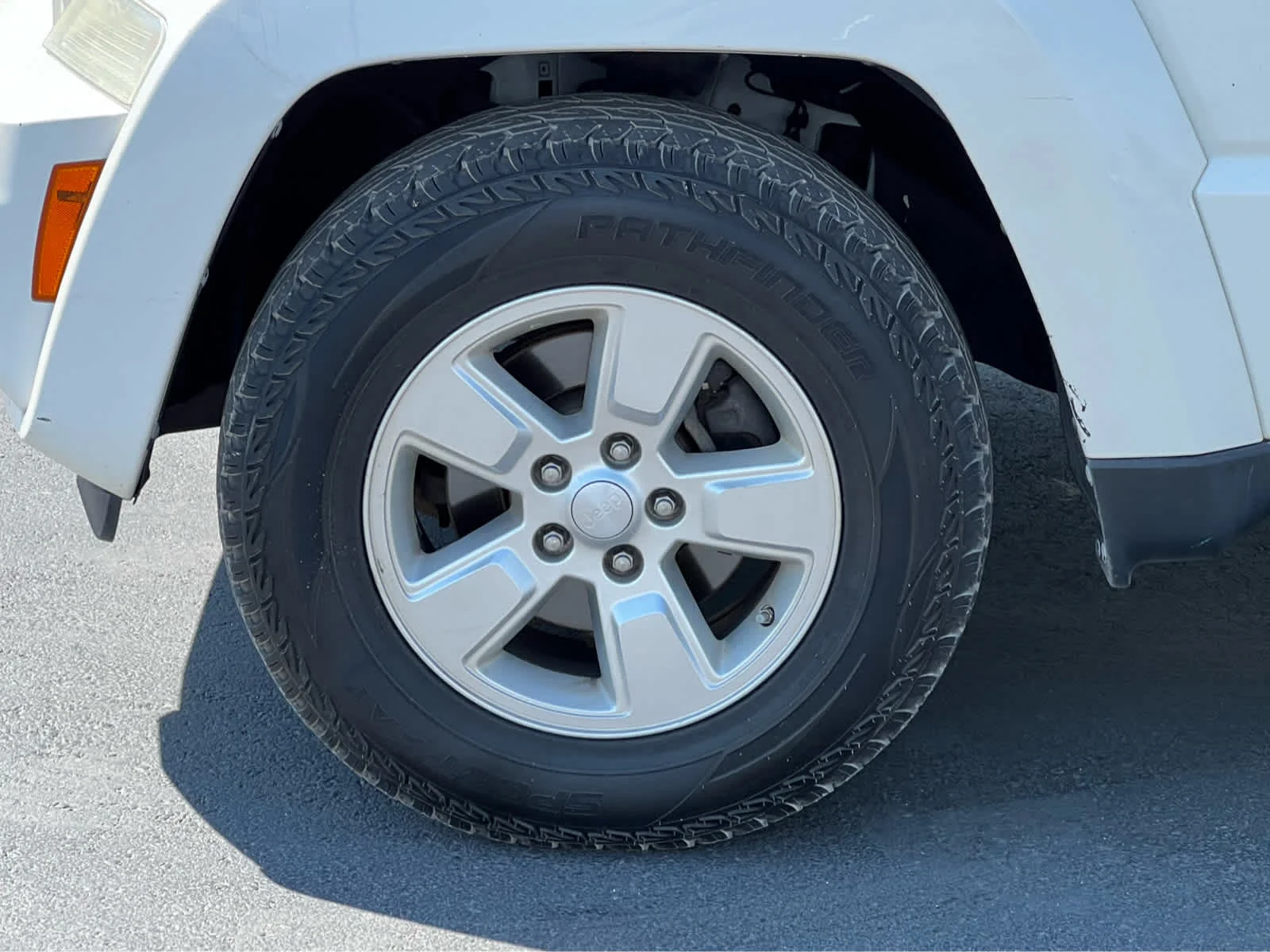 Used 2010 Stone White Clearcoat Jeep Sport image 13