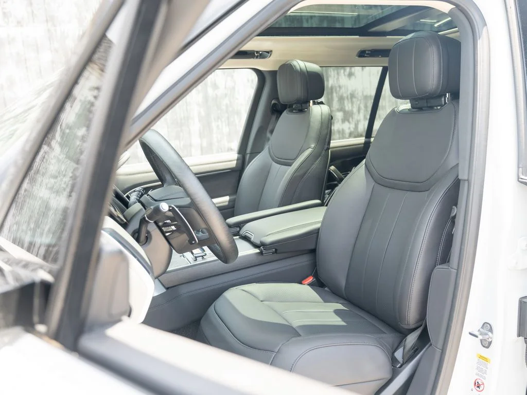 New 2026 Fuji White Land Rover SE image 19