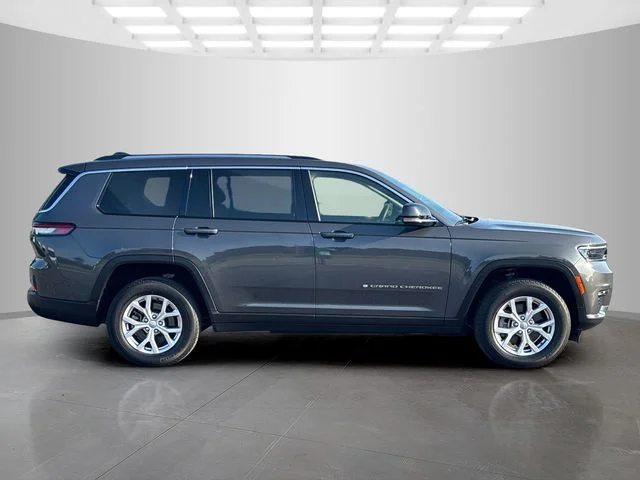 Certified Used 2022 Gray Jeep Limited image 8