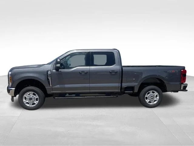 New 2026 Carbonized Gray Metallic Ford F-250® XLT image 31
