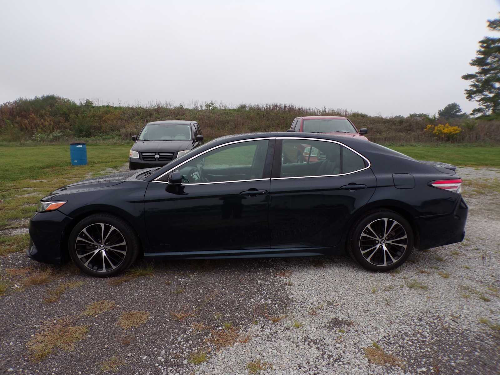 Used 2018 Blue Toyota SE image 6