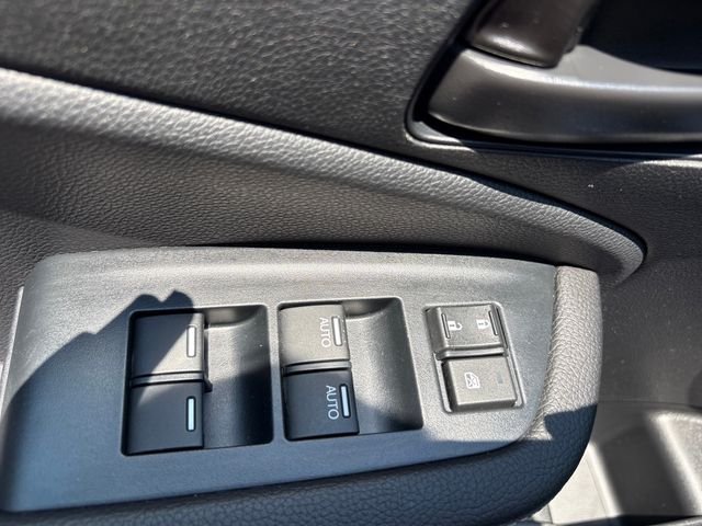 Used 2023  Honda EX-L image 31