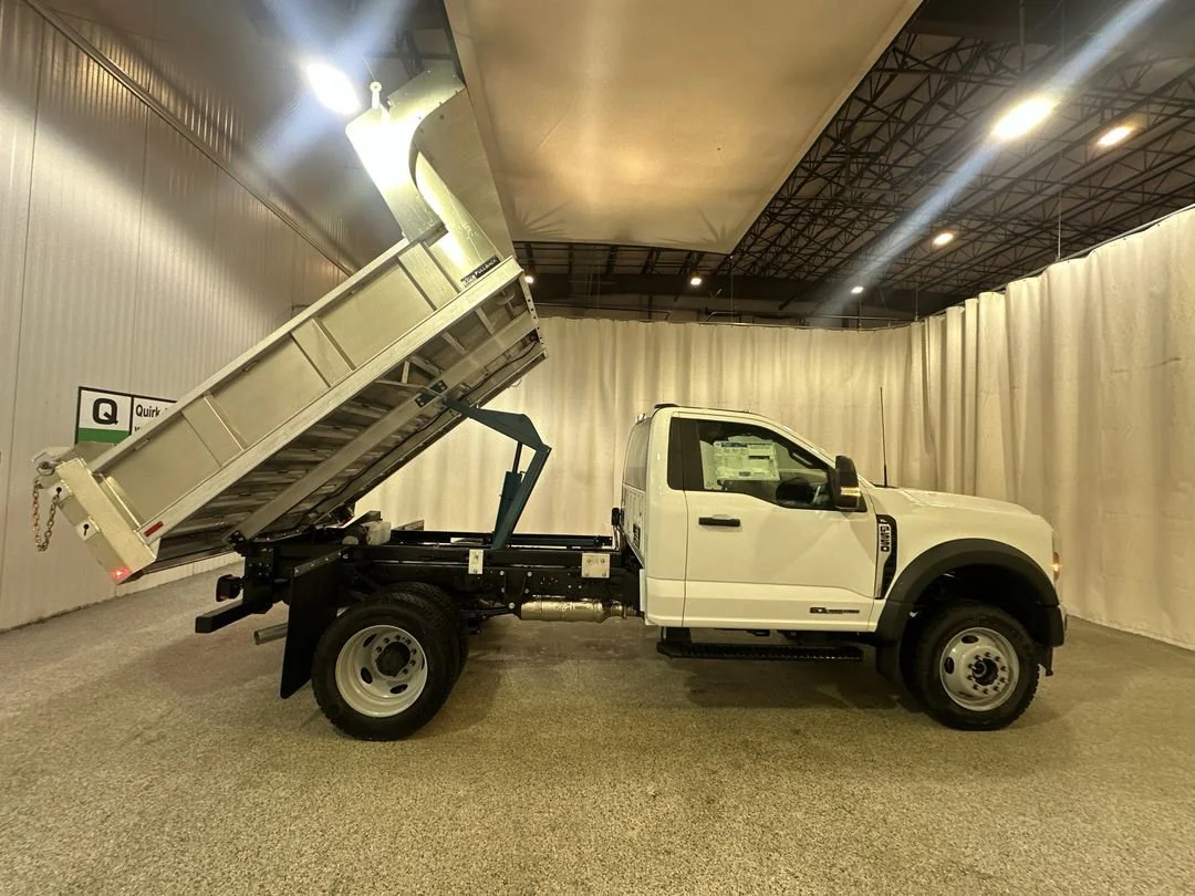 New 2025 Oxford White Ford F-550® XL image 21